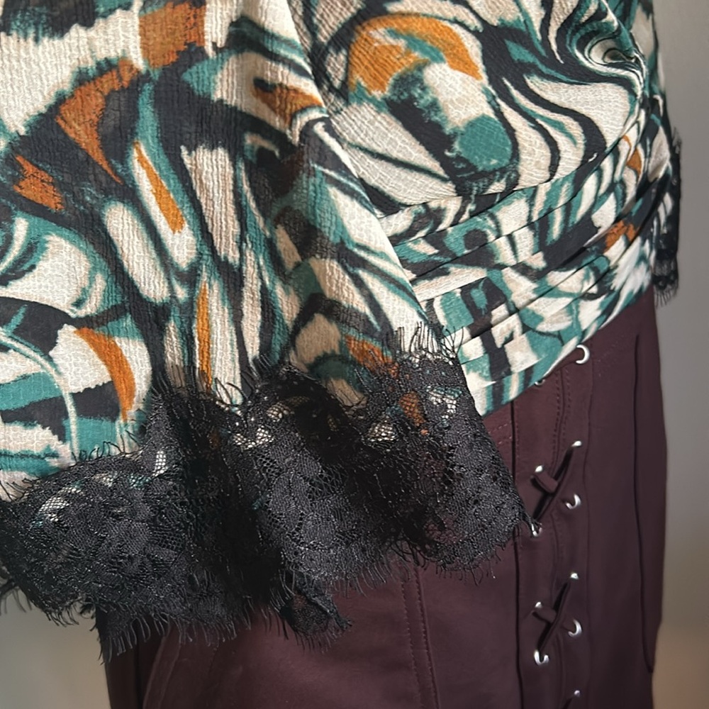 New Anthropologie Lace Trimmed Flutter Sleeve Abstract Chiffon Print Wrap Blouse - Picture 4 of 14